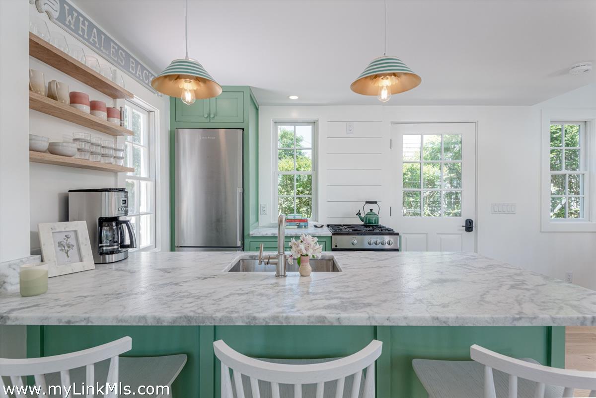 25 Bank Street Nantucket, MA 02554 - Photo 2 of 14