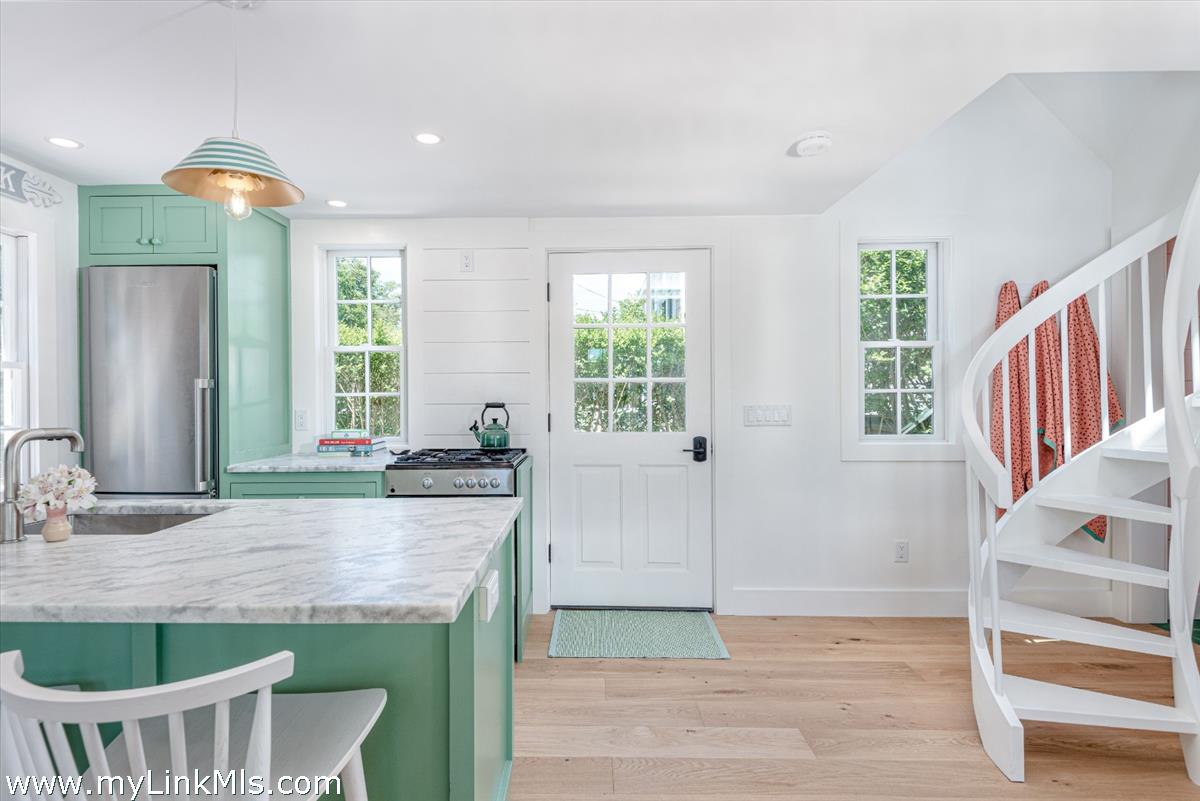 25 Bank Street Nantucket, MA 02554 - Photo 4 of 14