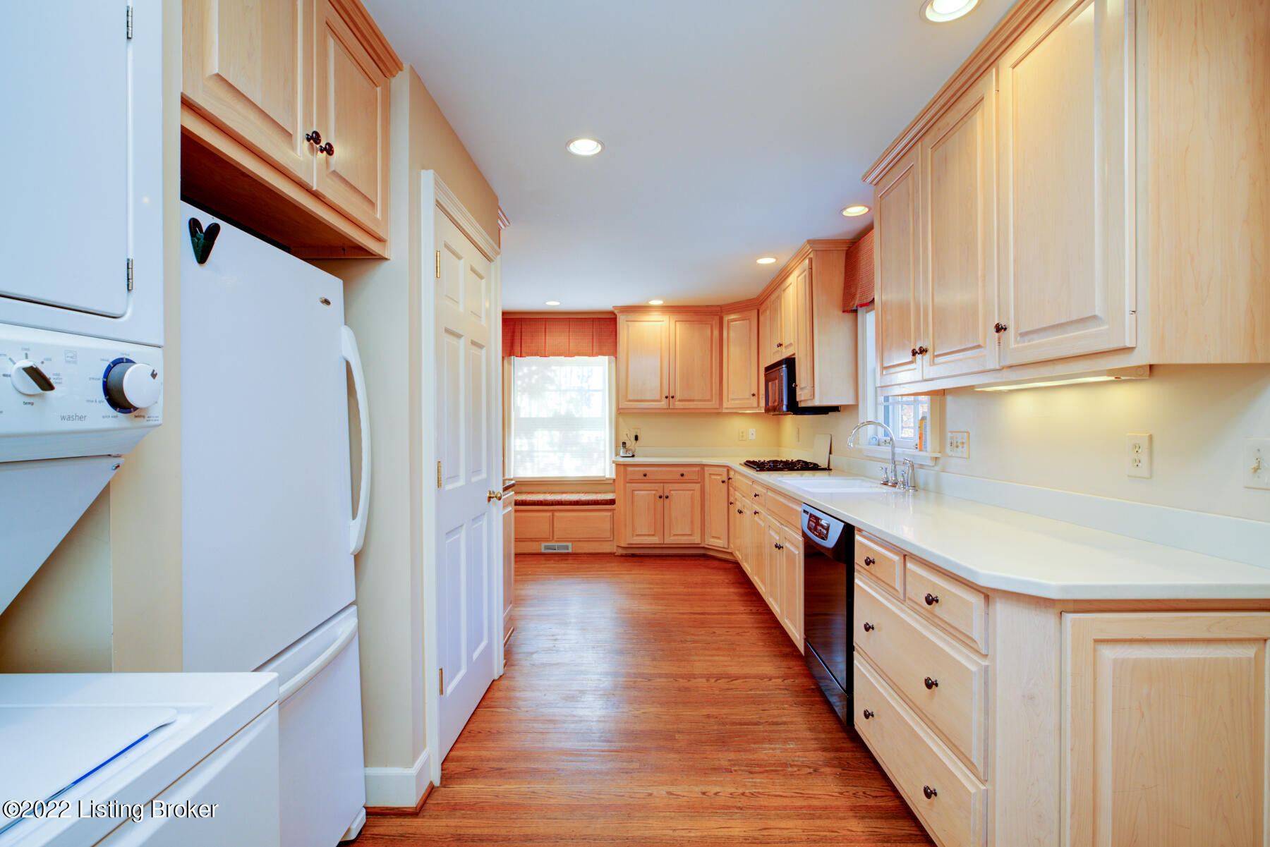 139 Sagamore Road Louisville, KY 40207 - Photo 12 of 42 12