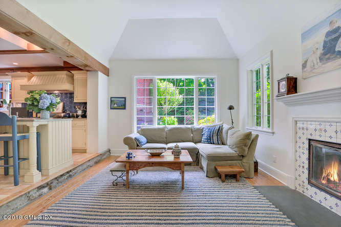 41 Club Road Riverside, CT 06878 - Photo 14 of 28 41 Club Rd Riverside CT 06878-small-021-