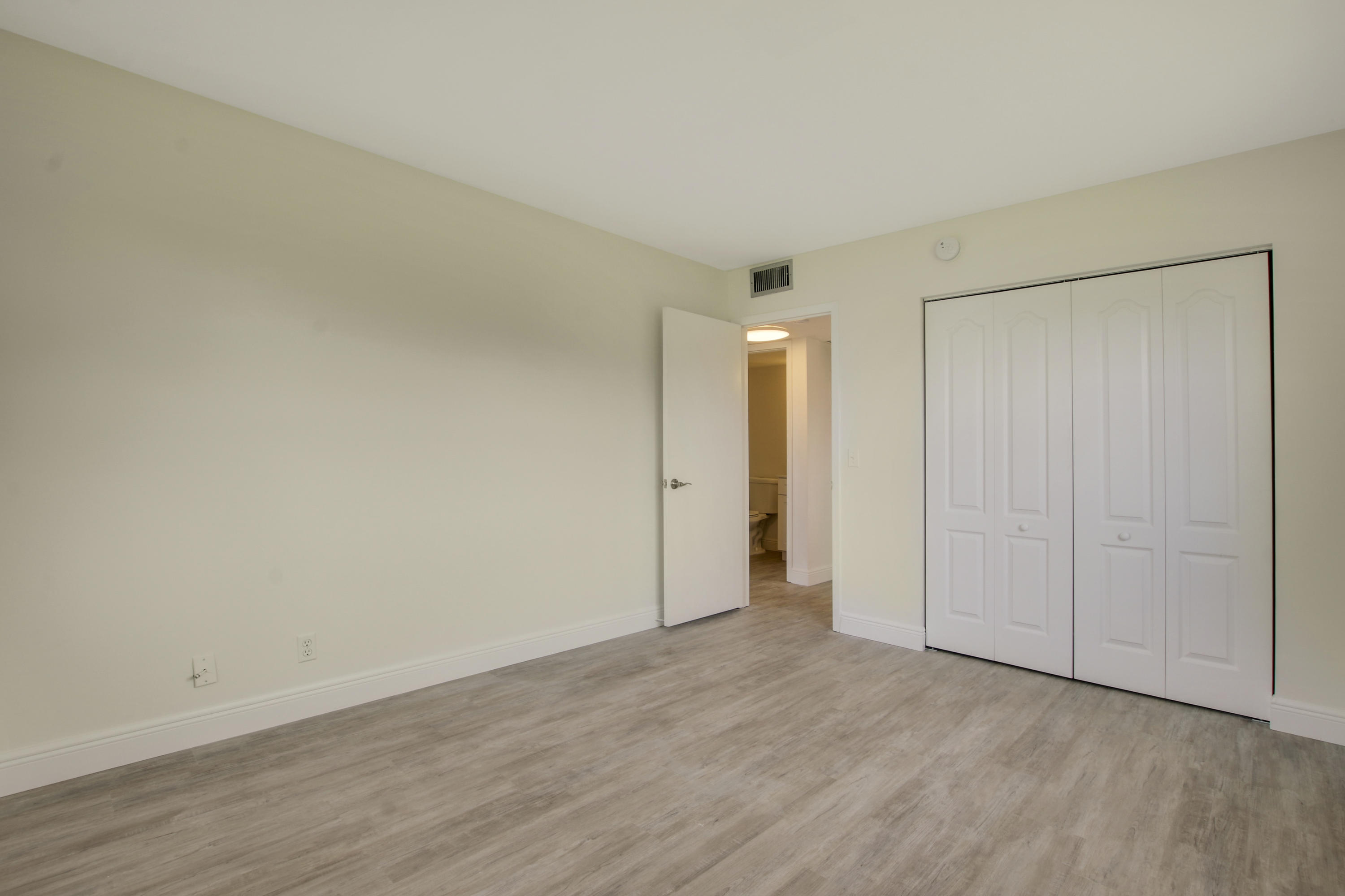 445 Mansfield K, Unit 445 Boca Raton, FL 33434 - Photo 11 of 20 House-30