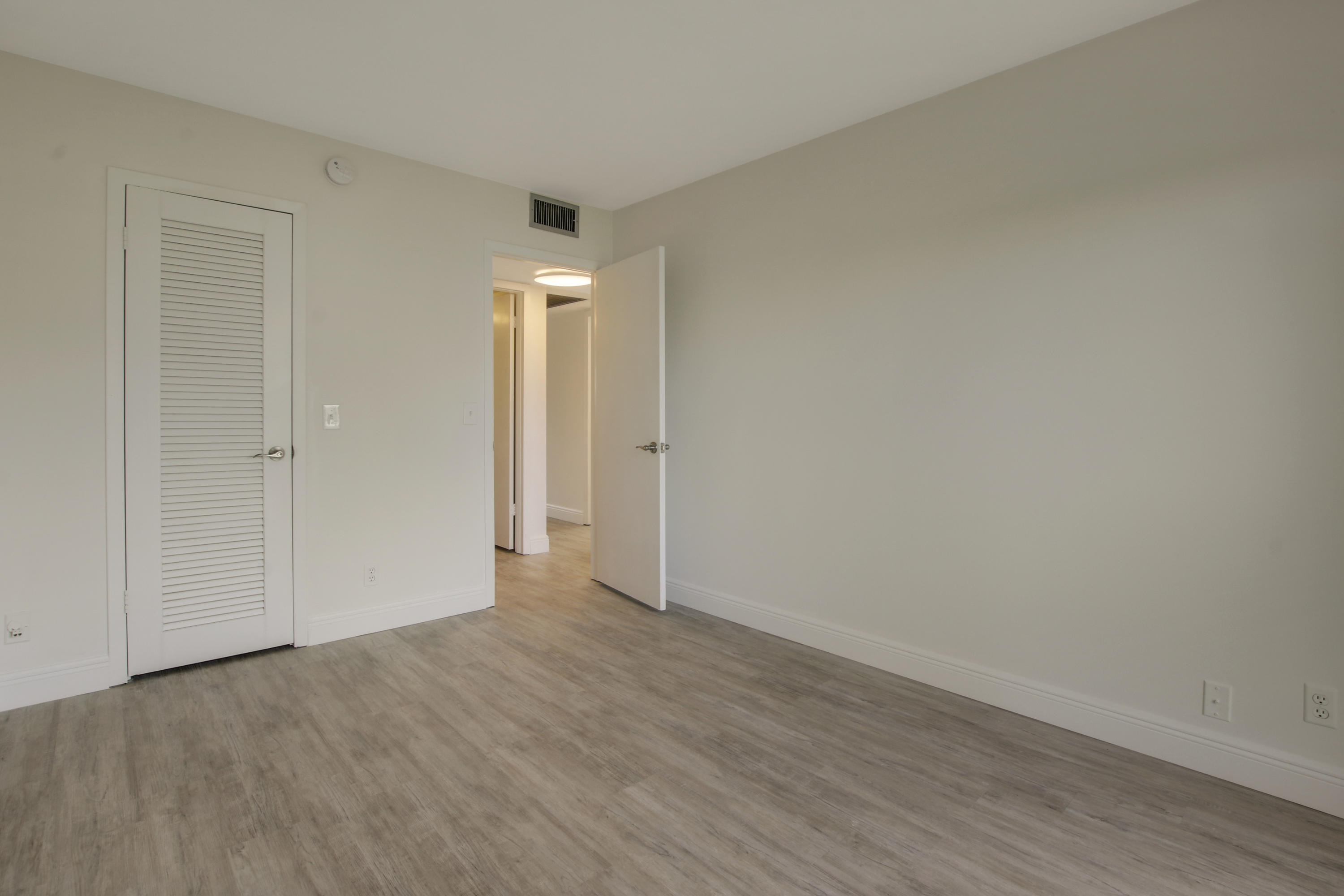 445 Mansfield K, Unit 445 Boca Raton, FL 33434 - Photo 8 of 20 House-27