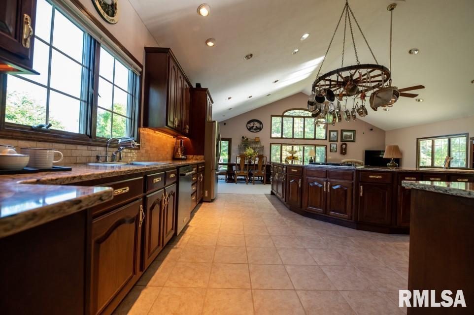 19132 Powerline Road Grafton, IL 62037 - Photo 35 of 99