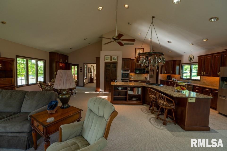 19132 Powerline Road Grafton, IL 62037 - Photo 38 of 99