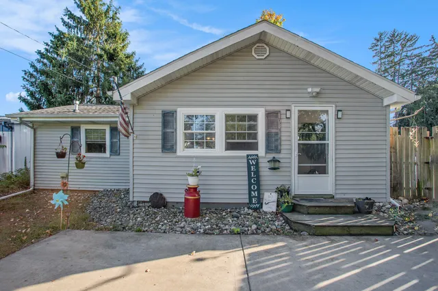 $164,900 | 103 West Mill Street, Athens, MI 49011