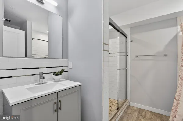 $2,350 | 1447 North 8th Street, Unit 1, Philadelphia, PA 19122