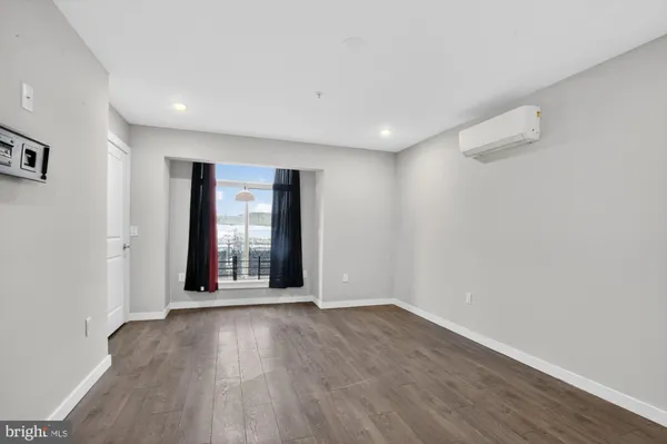 $2,350 | 1447 North 8th Street, Unit 1, Philadelphia, PA 19122