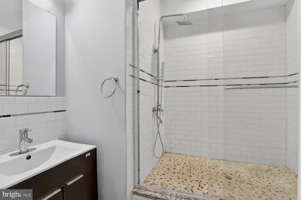 $2,350 | 1447 North 8th Street, Unit 1, Philadelphia, PA 19122