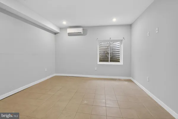 $2,350 | 1447 North 8th Street, Unit 1, Philadelphia, PA 19122