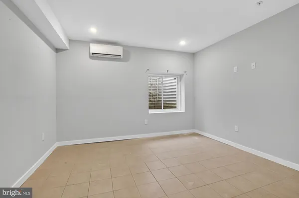 $2,350 | 1447 North 8th Street, Unit 1, Philadelphia, PA 19122