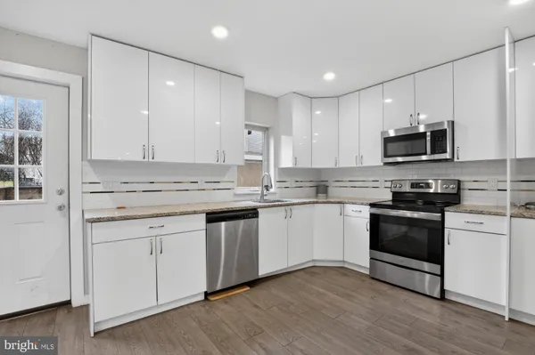 $2,350 | 1447 North 8th Street, Unit 1, Philadelphia, PA 19122