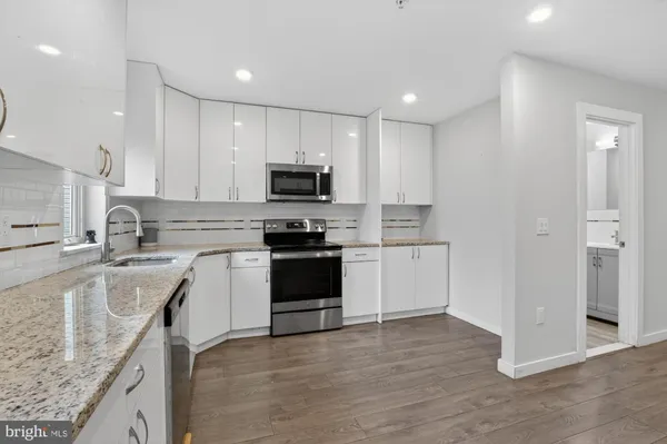 $2,350 | 1447 North 8th Street, Unit 1, Philadelphia, PA 19122