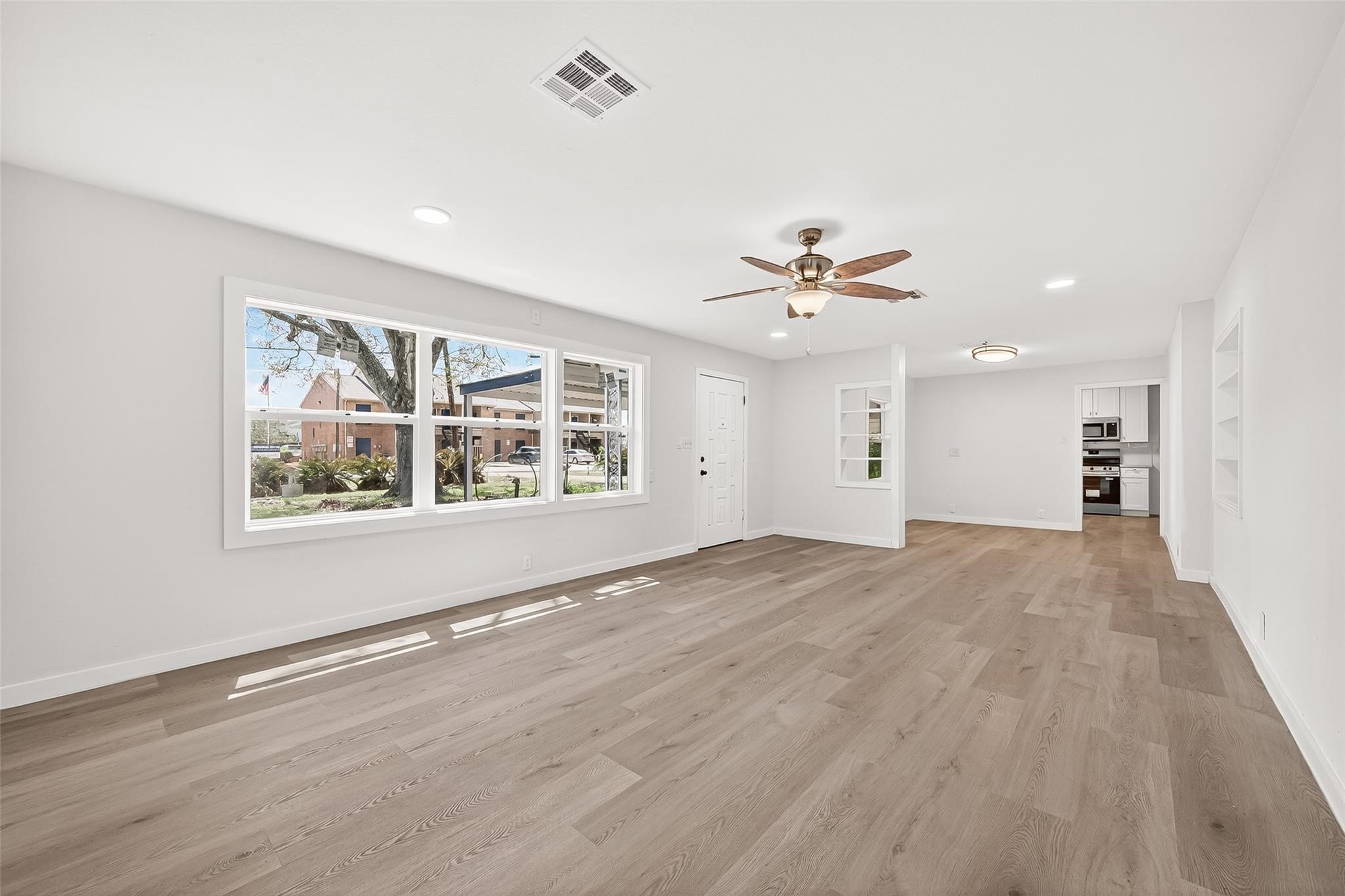 815 Brooks Avenue Rosenberg, TX 77471 - Photo 9 of 48