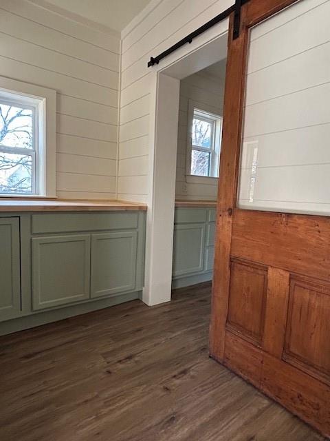 415 West Walnut Street Whitewright, TX 75491 - Photo 13 of 36 a view of empty room with wooden floor and fan