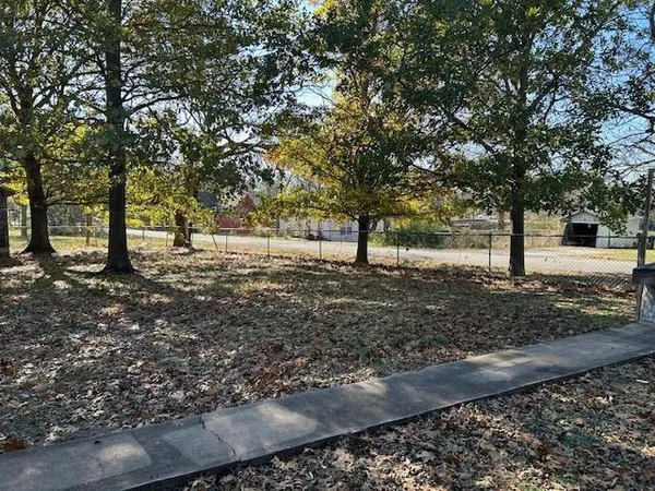 $375,000 | 415 West Walnut Street, Whitewright, TX 75491