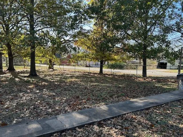 $375,000 | 415 West Walnut Street, Whitewright, TX 75491