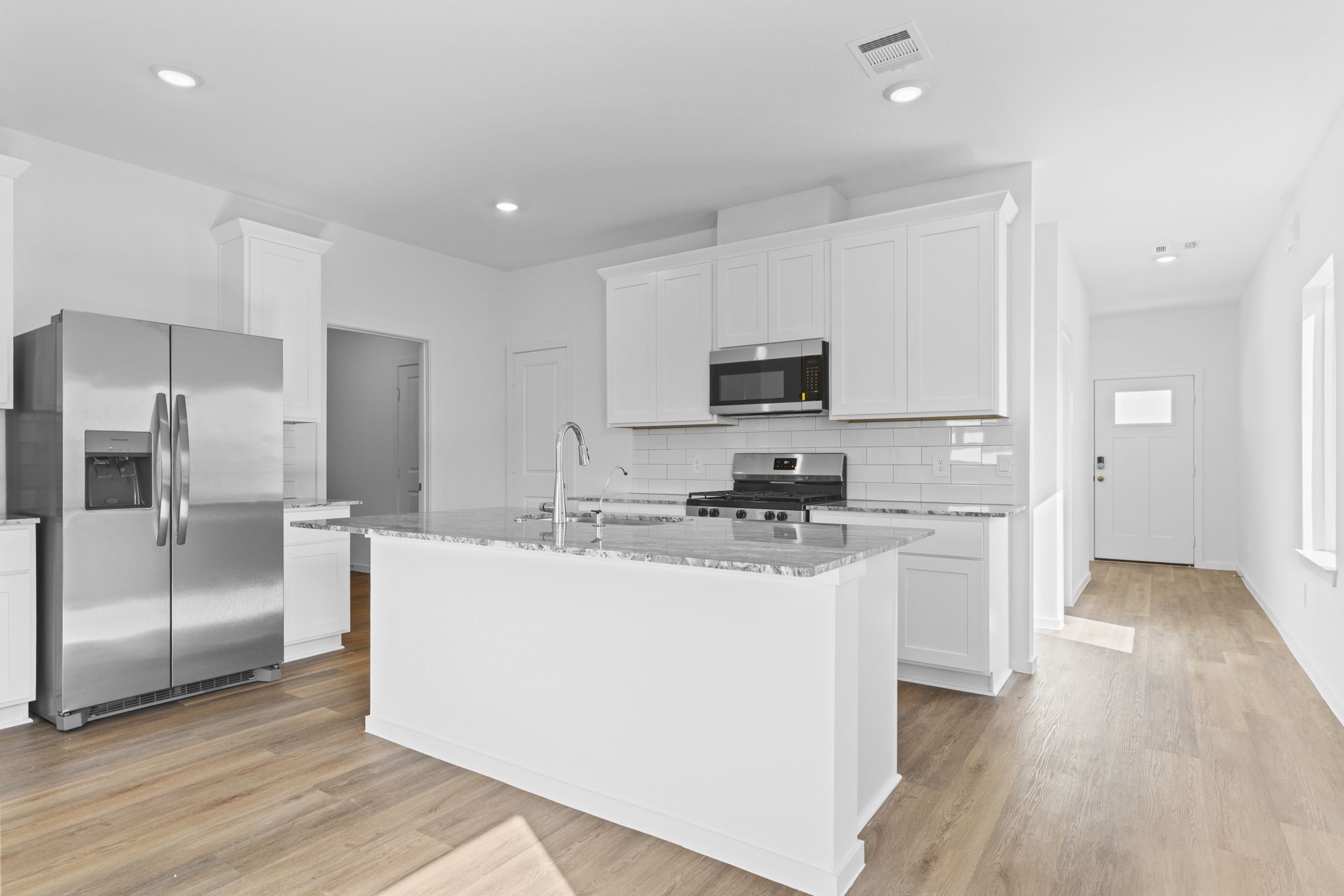 9150 Sunset Marina Way Rosharon, TX 77583 - Photo 2 of 26 Representative Photos