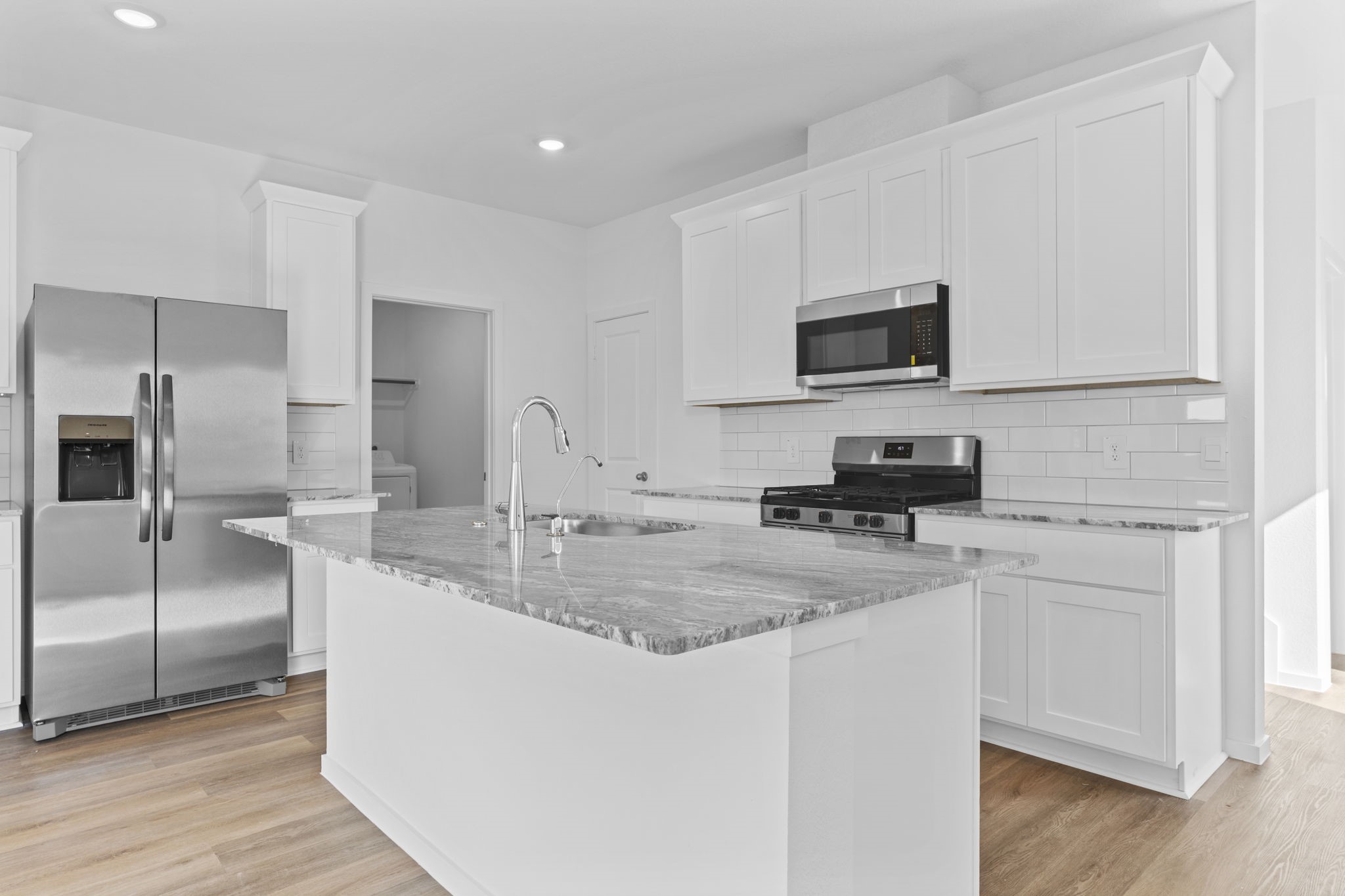 9150 Sunset Marina Way Rosharon, TX 77583 - Photo 3 of 26 Representative Photos