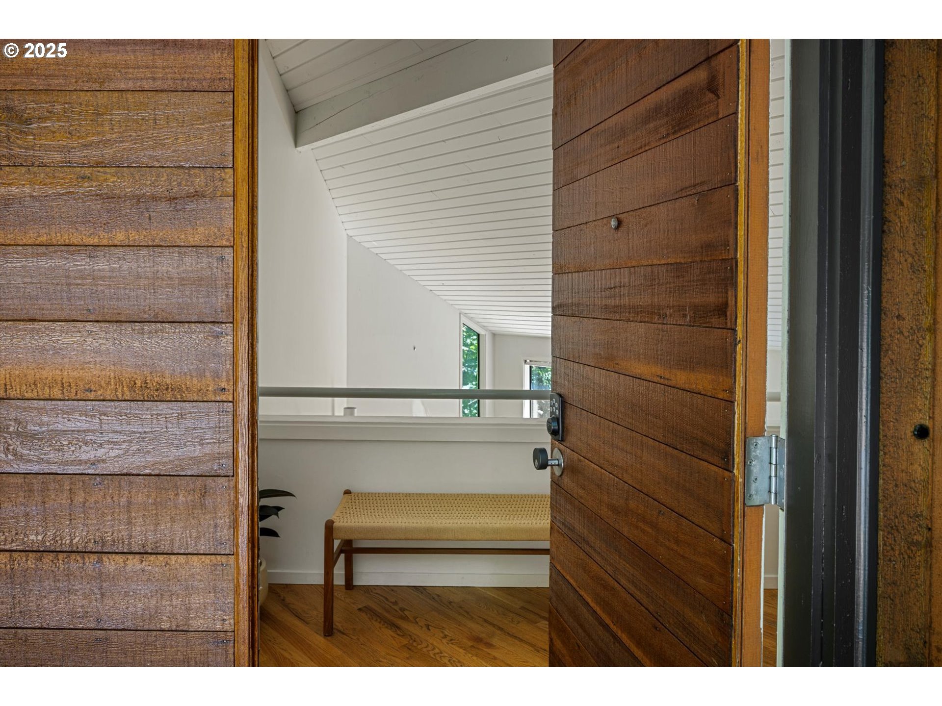 2938 Southwest Fairmount Boulevard Portland, OR 97239 - Photo 5 of 39 Entrance/Foyer