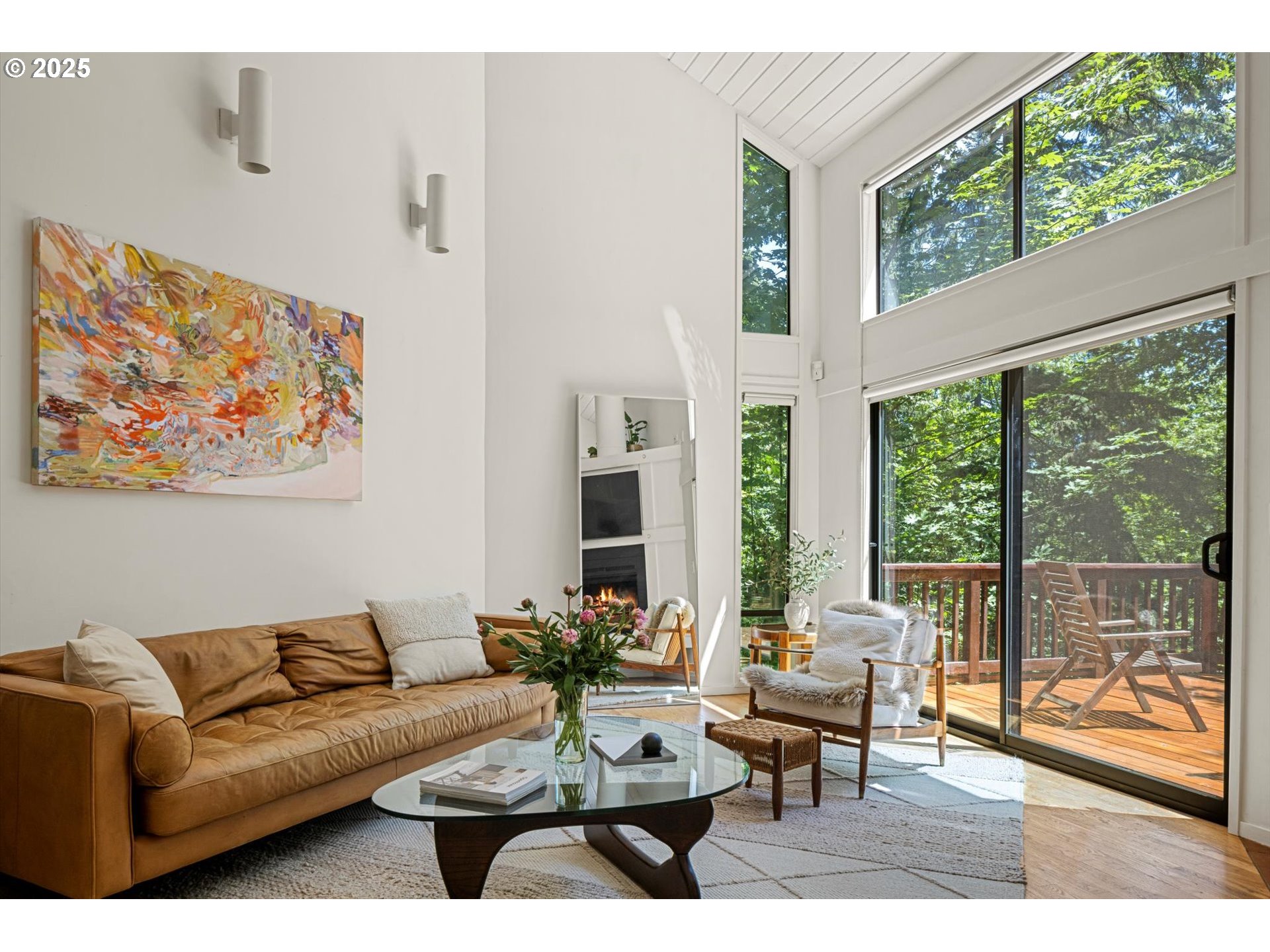 2938 Southwest Fairmount Boulevard Portland, OR 97239 - Photo 8 of 39 Living Room