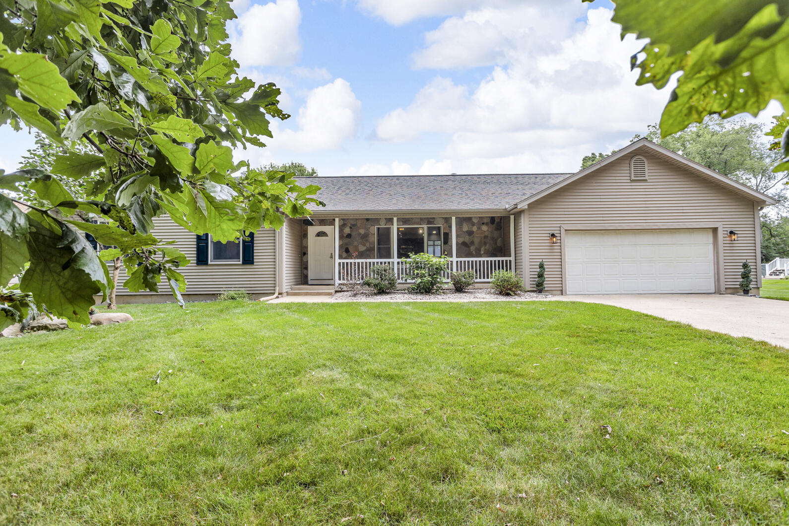 1615 Bunting Road Jackson, MI 49201 - Photo 1 of 45 0N0A8778