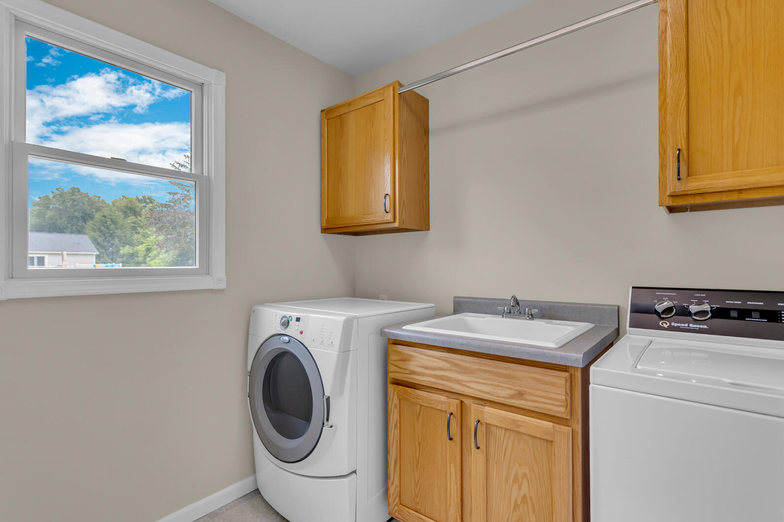 1615 Bunting Road Jackson, MI 49201 - Photo 12 of 45 0N0A8818