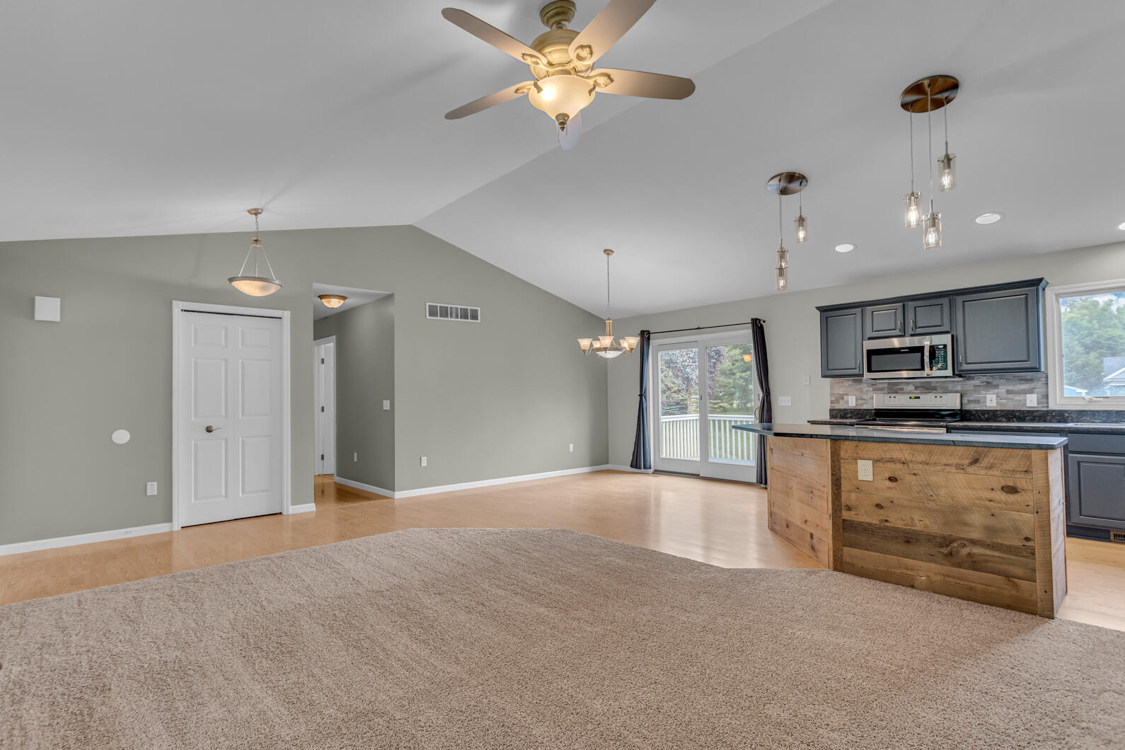 1615 Bunting Road Jackson, MI 49201 - Photo 7 of 45 0N0A8800