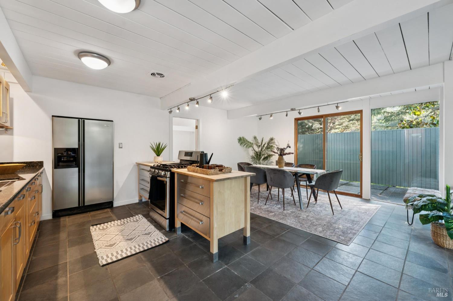 892 Greenberry Lane San Rafael, CA 94903 - Photo 12 of 36