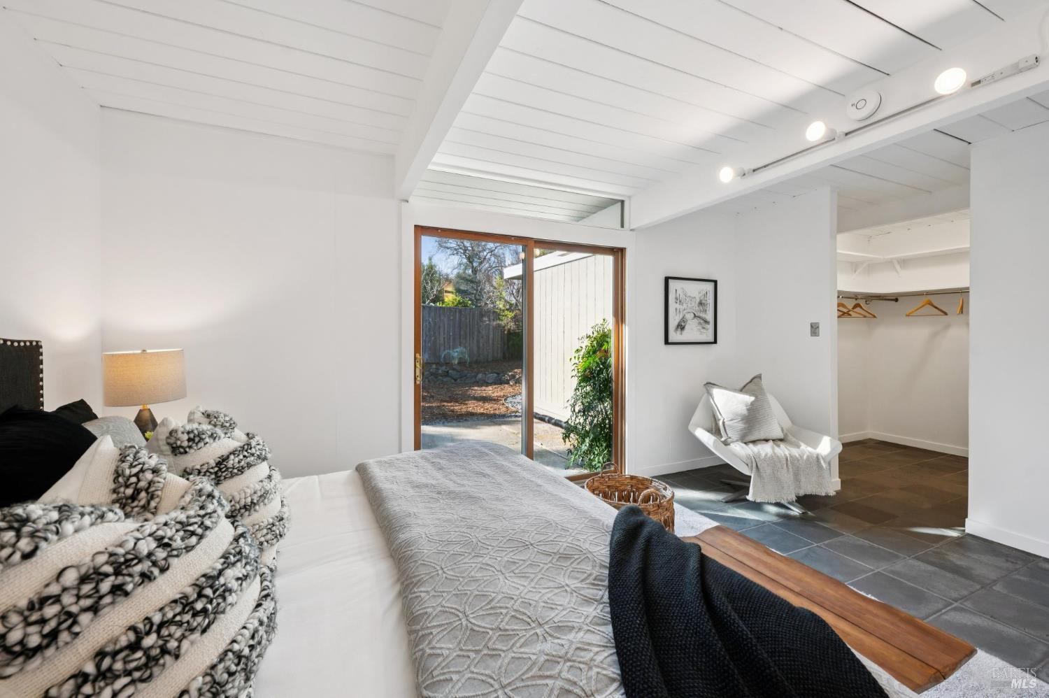 892 Greenberry Lane San Rafael, CA 94903 - Photo 18 of 36