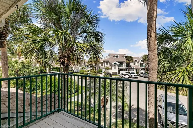 $275,000 | 55 Emerald Woods Drive, Unit C4, Naples, FL 34108