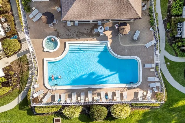 $275,000 | 55 Emerald Woods Drive, Unit C4, Naples, FL 34108