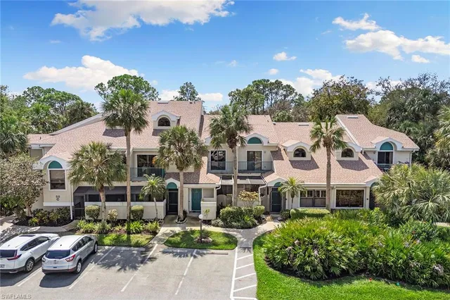 $275,000 | 55 Emerald Woods Drive, Unit C4, Naples, FL 34108