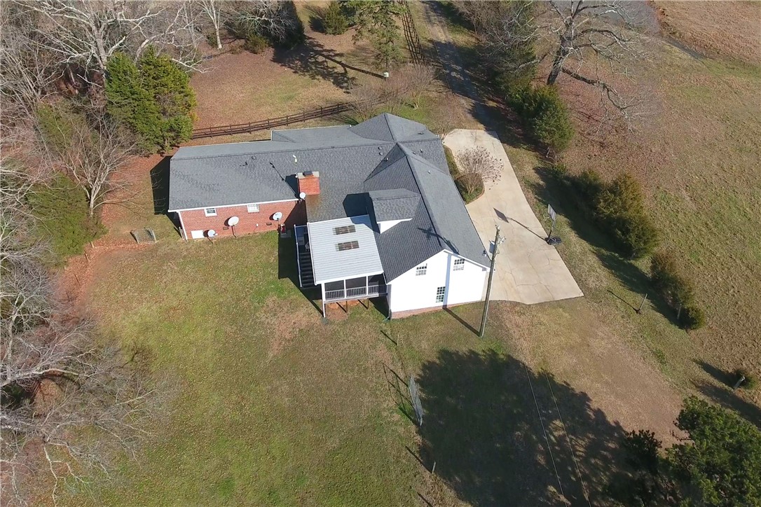 536 Acker Road Belton, SC 29627 - Photo 8 of 50