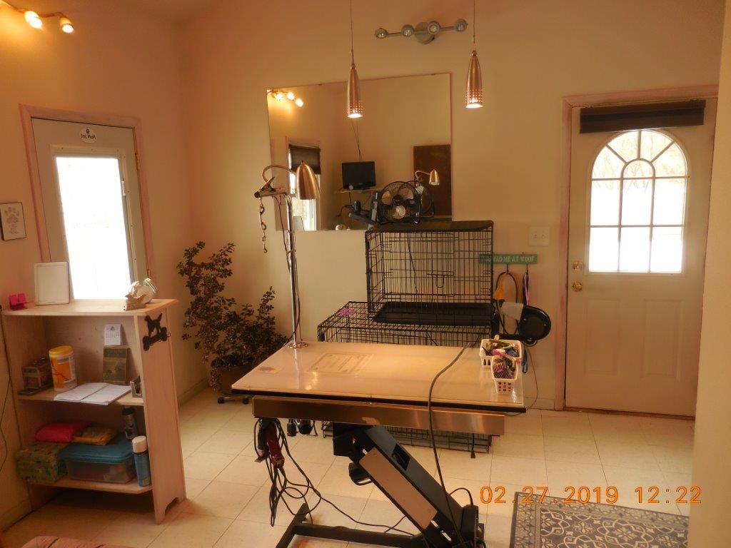 4483 Centerville Road Rockford, IL 61102 - Photo 21 of 24 a room with furniture and window