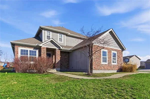 $427,500 | 11020 North Jefferson Street, Kansas City, MO 64155