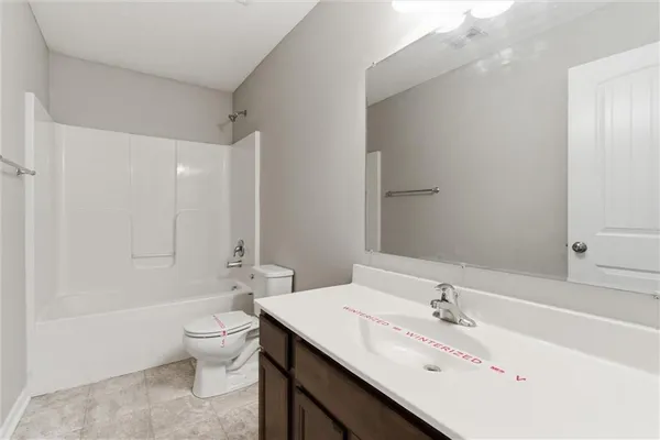 $427,500 | 11020 North Jefferson Street, Kansas City, MO 64155