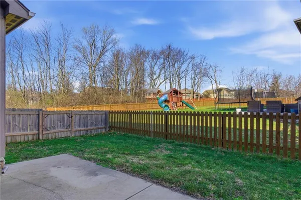 $427,500 | 11020 North Jefferson Street, Kansas City, MO 64155