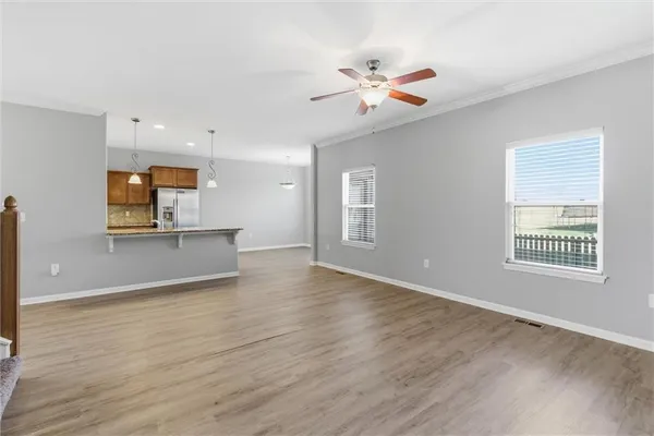 $427,500 | 11020 North Jefferson Street, Kansas City, MO 64155