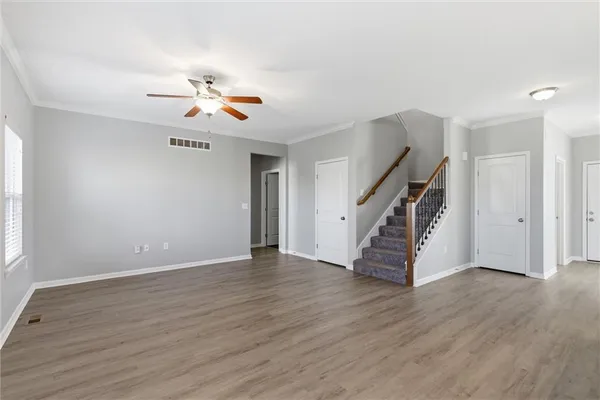 $427,500 | 11020 North Jefferson Street, Kansas City, MO 64155
