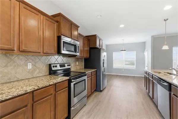 $427,500 | 11020 North Jefferson Street, Kansas City, MO 64155