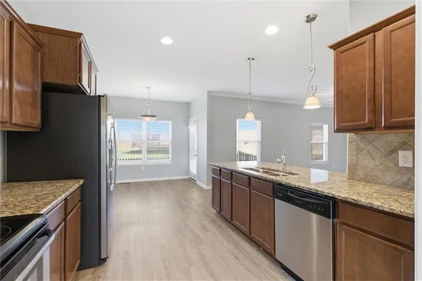 $427,500 | 11020 North Jefferson Street, Kansas City, MO 64155