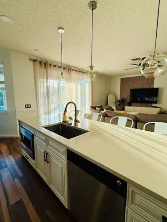 $6,400 | 4120 Staghorn Lane, Unit 4120, Weston, FL 33331