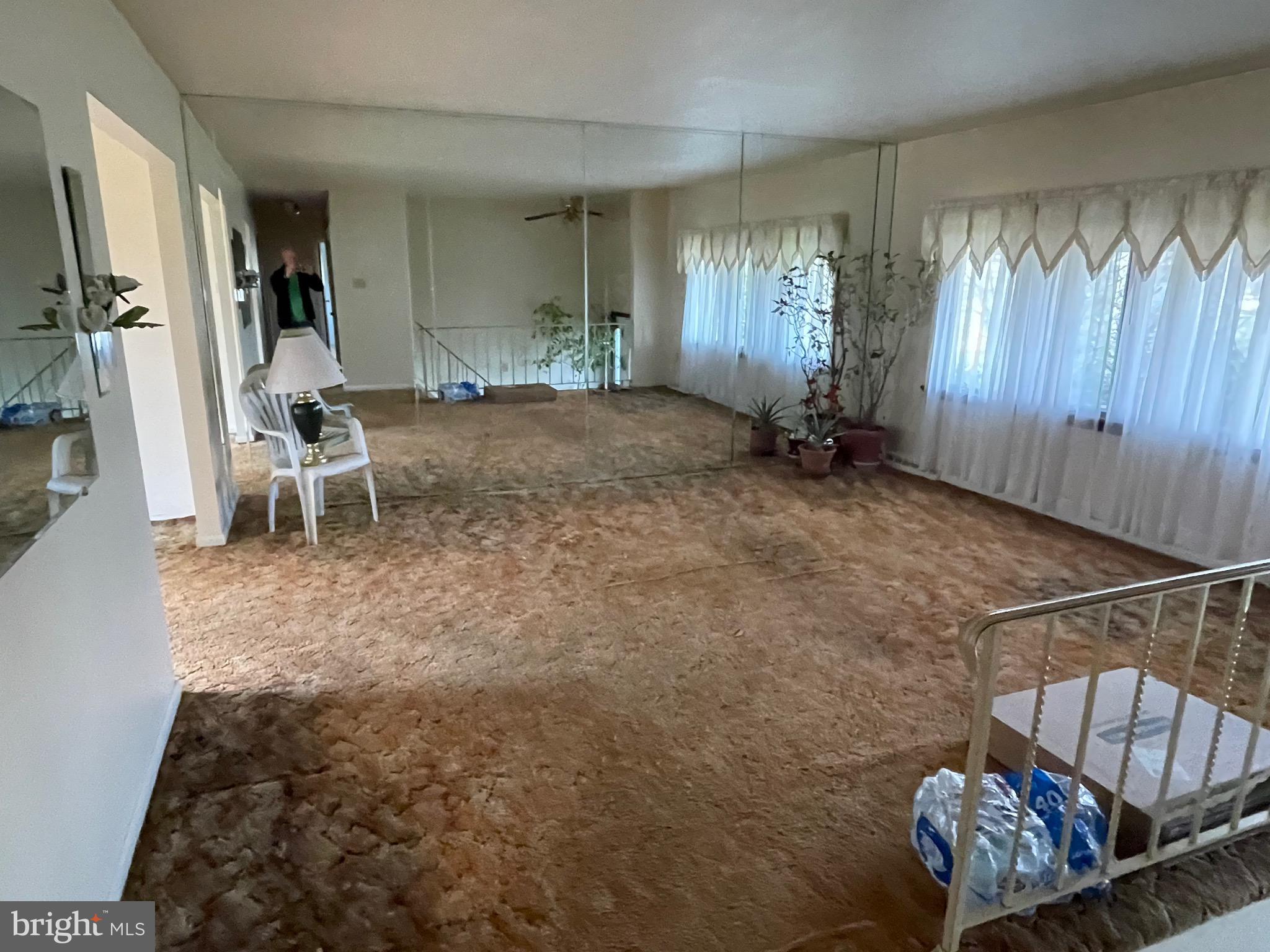 5 Fort Donelson Road Pennsville, NJ 08070 - Photo 16 of 19 Living room