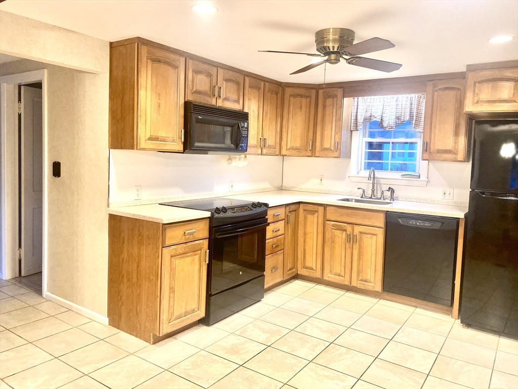 19 Roosevelt Road Holbrook, MA 02343 - Photo 3 of 18 Gallery Image 3