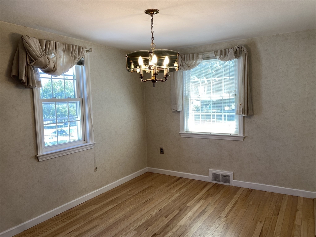 19 Roosevelt Road Holbrook, MA 02343 - Photo 5 of 18 Gallery Image 5