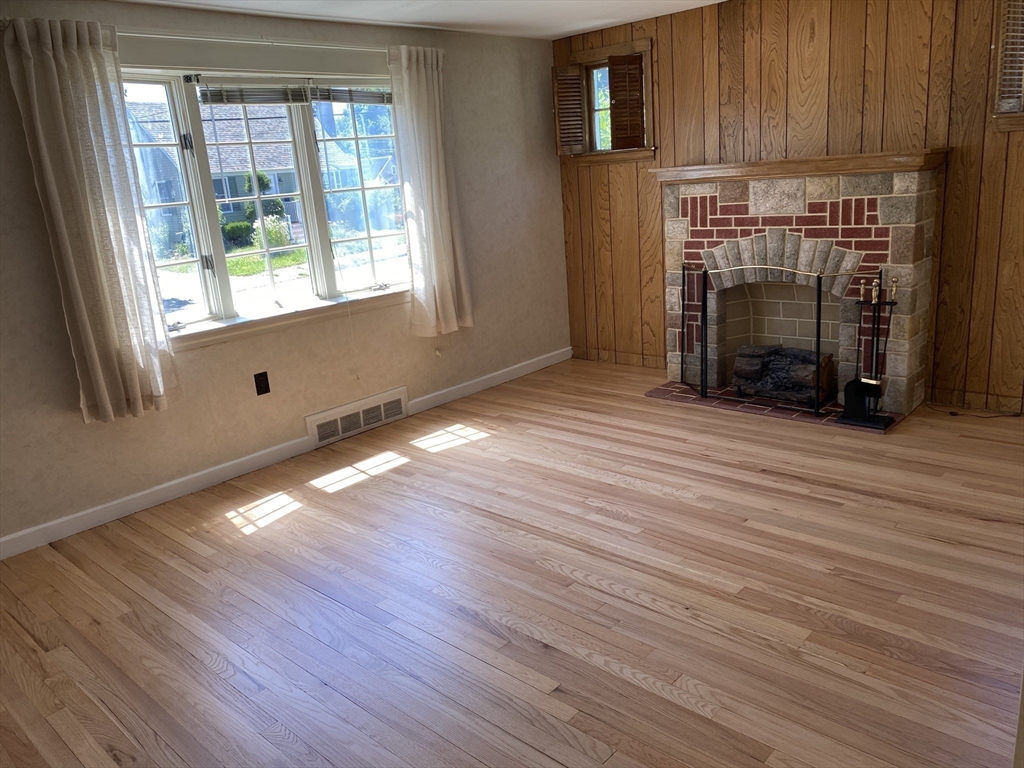 19 Roosevelt Road Holbrook, MA 02343 - Photo 9 of 18 Gallery Image 9