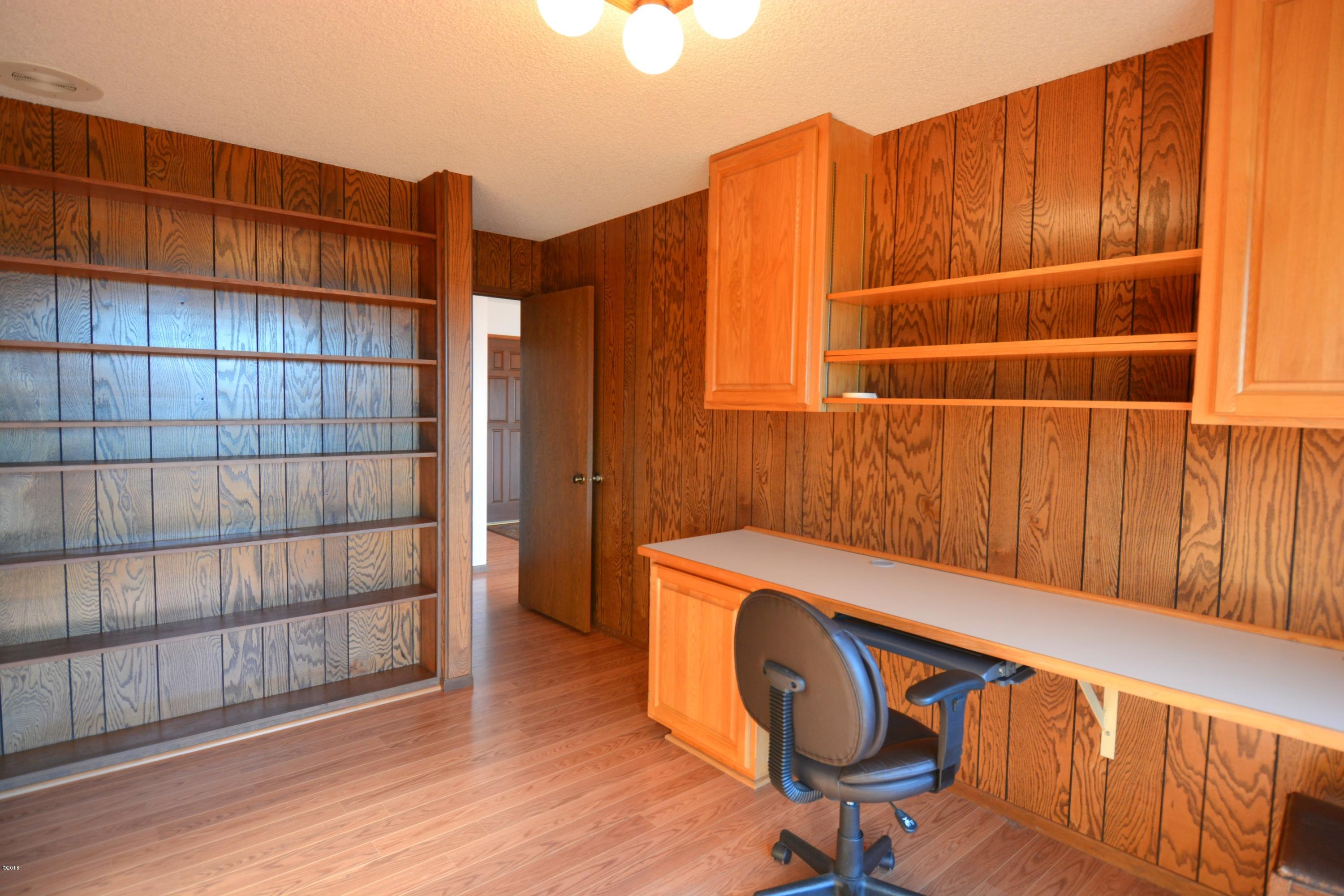 3220 North Bayview Road Waldport, OR 97394 - Photo 19 of 50 Office
