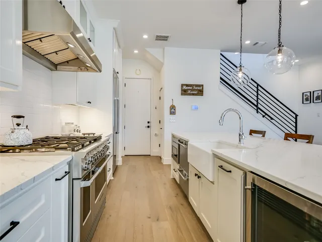 $2,085,000 | 2004 Oxford Avenue, Austin, TX 78704