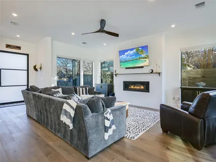 $2,085,000 | 2004 Oxford Avenue, Austin, TX 78704