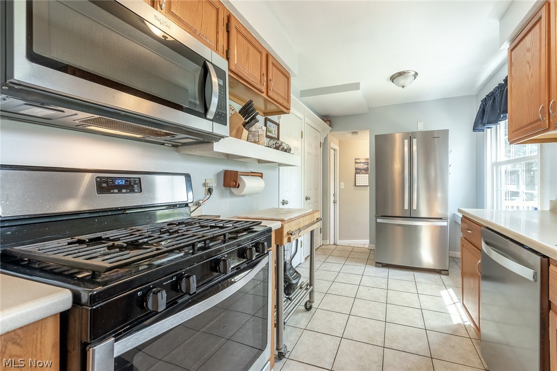 1272 Gordon Road Lyndhurst, OH 44124 - Photo 8 of 26